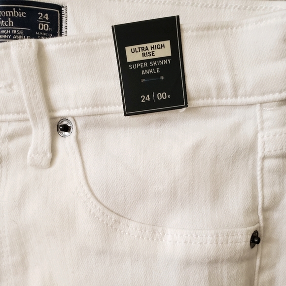 A&F White Ripped Jeans - Picture 3 of 3